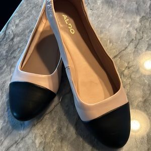 EUC Aldo TwoTone Flat- 7.5 fit like 7